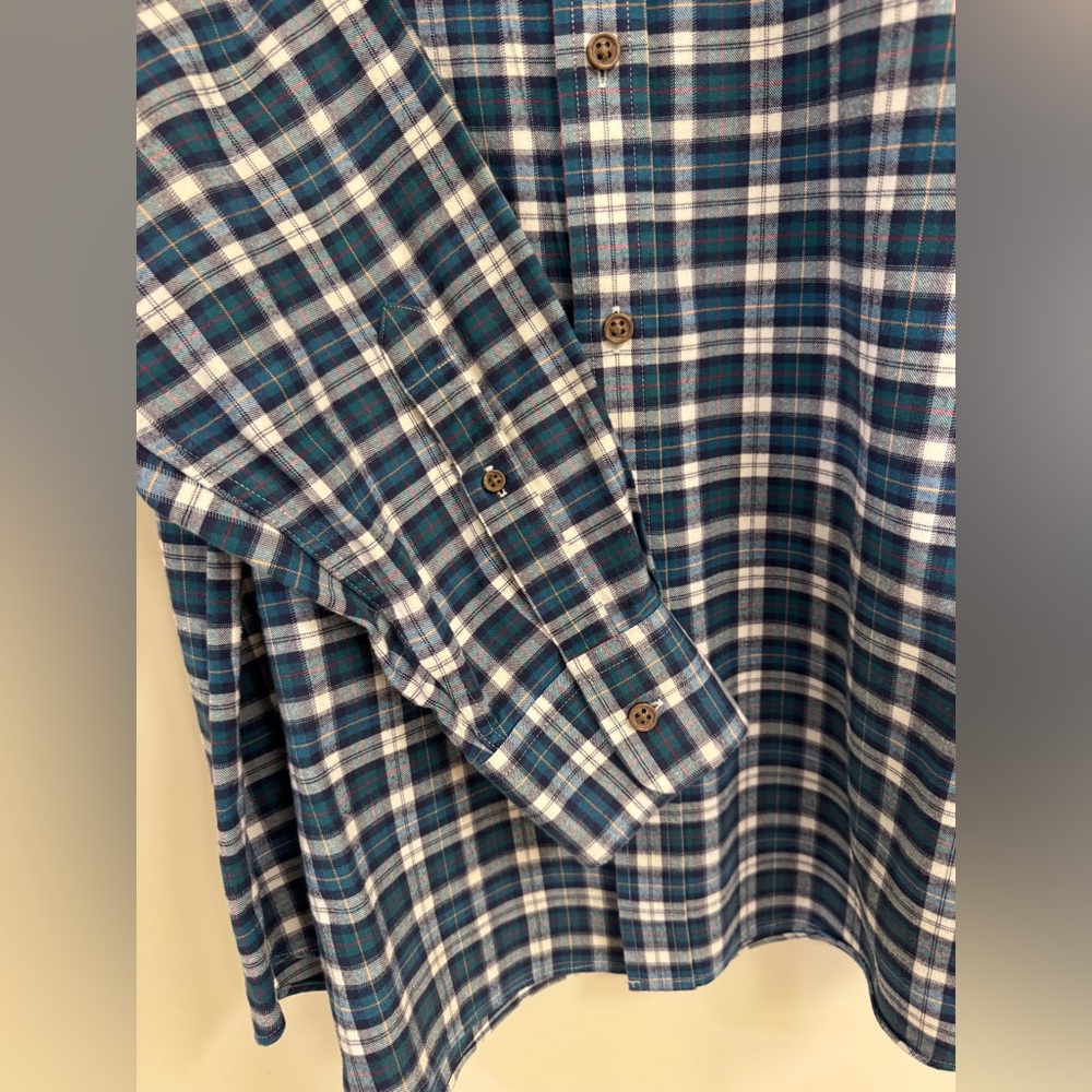 Charles Tyrwhitt Men's Classic Fit Button-Down Shirt. 100% Cotton. Size Large - Picture 6 of 11